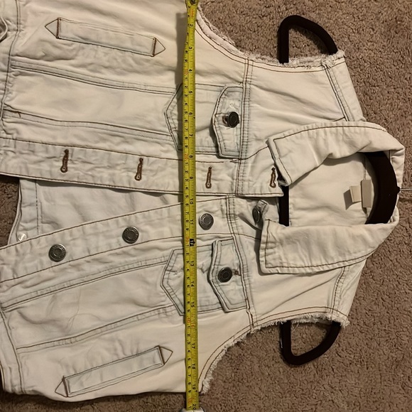 Mossimo vest super cute!! Raw hem edge on arm holes! From target - Picture 8 of 8